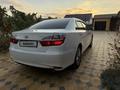 Toyota Camry 2014 года за 9 400 000 тг. в Актобе – фото 4