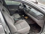 Toyota Camry 2002 года за 4 000 000 тг. в Актобе – фото 5