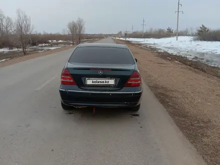 Mercedes-Benz C 240 2002 года за 2 800 000 тг. в Кокшетау – фото 4