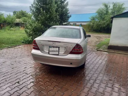 Mercedes-Benz C 180 2003 года за 3 200 000 тг. в Урджар – фото 6