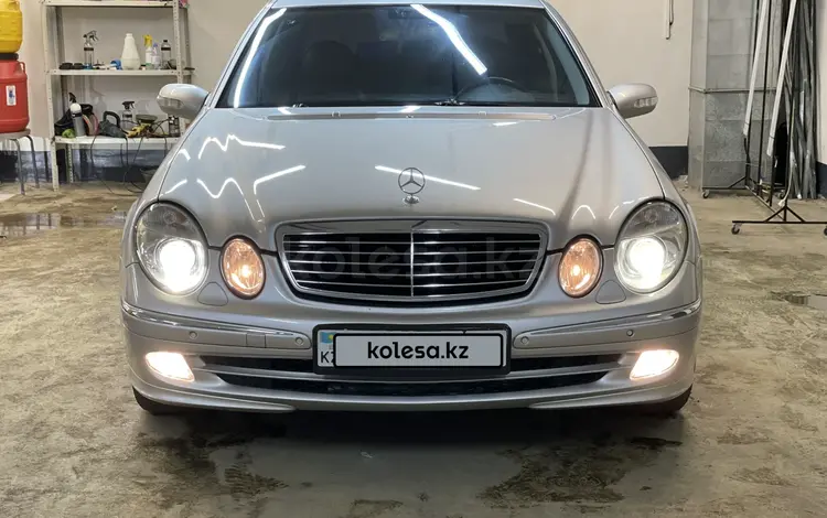 Mercedes-Benz E 240 2004 годаfor7 200 000 тг. в Астана