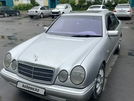 Mercedes-Benz E 300 1997 года за 2 599 999 тг. в Жезказган – фото 2