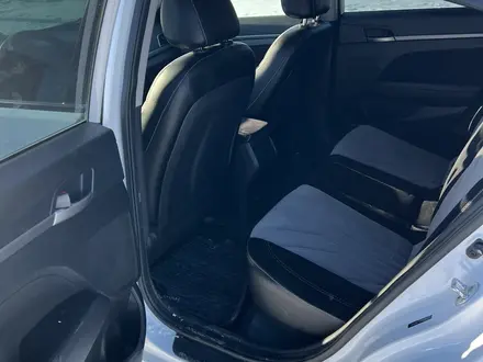 Hyundai Elantra 2017 года за 7 000 000 тг. в Атырау – фото 14