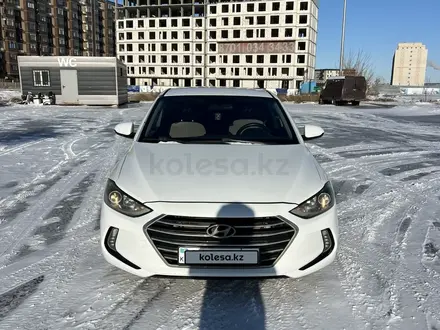 Hyundai Elantra 2017 года за 7 000 000 тг. в Атырау