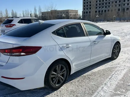 Hyundai Elantra 2017 года за 7 000 000 тг. в Атырау – фото 3