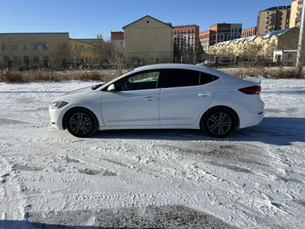Hyundai Elantra 2017 года за 7 000 000 тг. в Атырау – фото 6