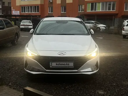 Hyundai Elantra 2021 года за 9 650 000 тг. в Астана