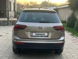 Volkswagen Tiguan 2018 года за 12 900 000 тг. в Алматы – фото 4