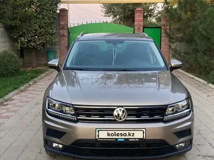 Volkswagen Tiguan 2018 года за 12 900 000 тг. в Алматы – фото 3
