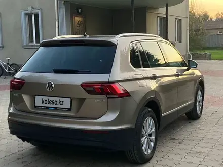 Volkswagen Tiguan 2018 года за 12 900 000 тг. в Алматы – фото 5