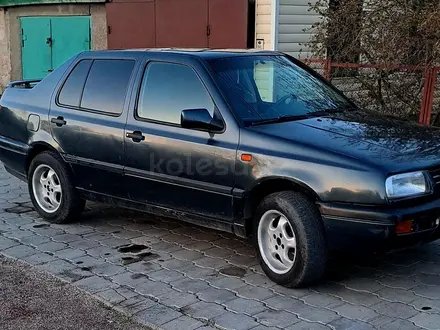 Volkswagen Vento 1992 года за 1 300 000 тг. в Караганда – фото 4