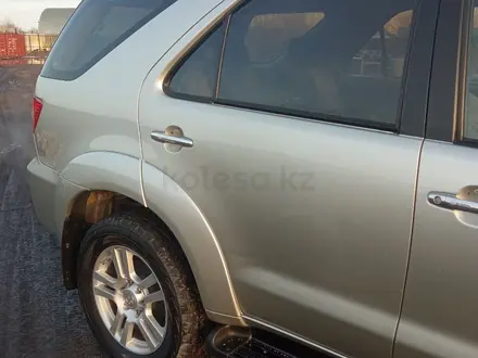 Toyota Fortuner 2006 года за 9 000 000 тг. в Темиртау – фото 9