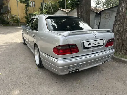 Mercedes-Benz E 55 AMG 1999 года за 5 000 000 тг. в Алматы – фото 4