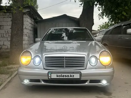 Mercedes-Benz E 55 AMG 1999 года за 5 000 000 тг. в Алматы – фото 10