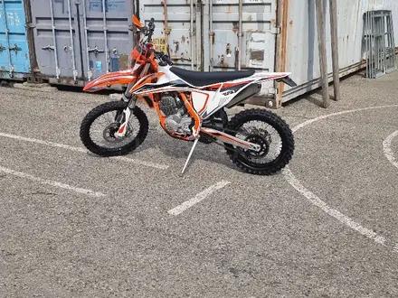 KTM  690 Enduro R 2023 года за 1 100 000 тг. в Усть-Каменогорск