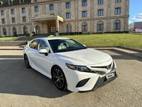 Toyota Camry 2018 года за 9 500 000 тг. в Актобе