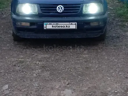 Volkswagen Vento 1993 года за 1 250 000 тг. в Астана – фото 3