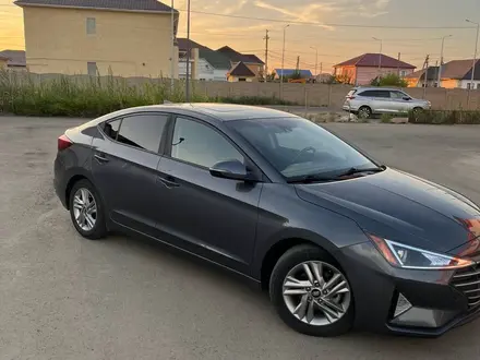 Hyundai Elantra 2019 года за 5 200 000 тг. в Атырау – фото 5