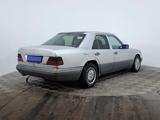 Mercedes-Benz E 220 1994 года за 1 350 000 тг. в Астана – фото 5