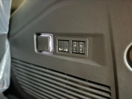 Chevrolet Tahoe Premier 2025 года за 49 900 000 тг. в Астана – фото 29