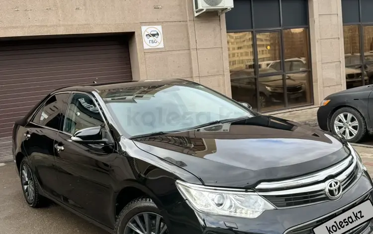 Toyota Camry 2015 годаfor10 850 000 тг. в Астана