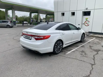 Hyundai Grandeur 2015 года за 8 000 000 тг. в Алматы – фото 2