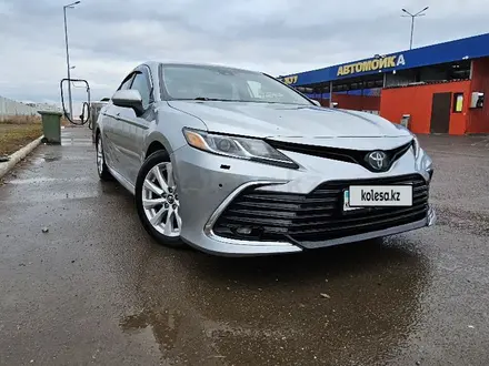 Toyota Camry 2019 года за 11 000 000 тг. в Астана – фото 2