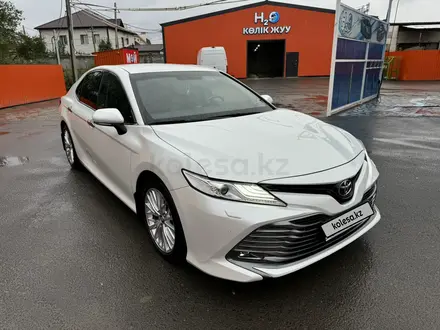 Toyota Camry 2018 года за 14 900 000 тг. в Астана – фото 7