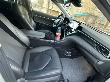 Toyota Camry 2023 года за 17 000 000 тг. в Уральск – фото 20