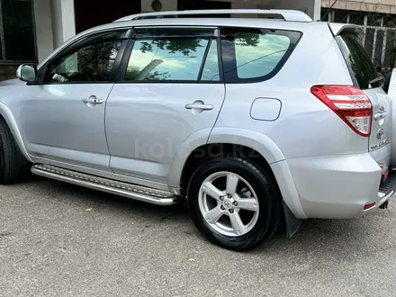 Toyota RAV4 2011 года за 8 000 000 тг. в Алматы – фото 2