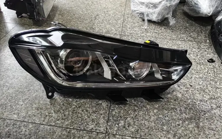 Передняя фара бу оригинал для Jaguar XE за 238 000 тг. в Алматы
