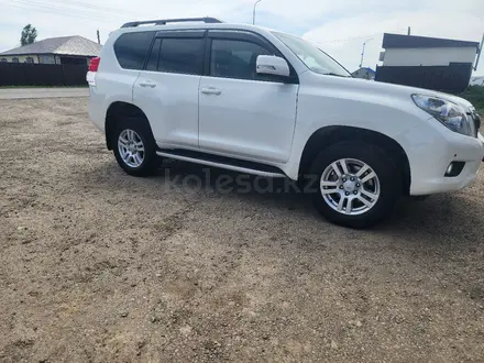 Toyota Land Cruiser Prado 2010 года за 15 200 000 тг. в Актобе