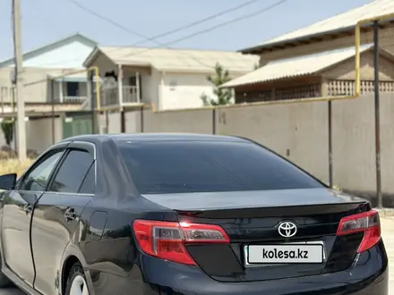 Toyota Camry 2013 года за 7 800 000 тг. в Жанаозен – фото 2