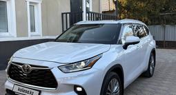 Toyota Highlander 2023 года за 30 500 000 тг. в Уральск