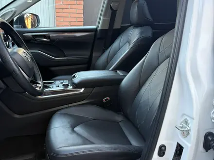 Toyota Highlander 2023 года за 30 500 000 тг. в Уральск – фото 9