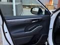 Toyota Highlander 2023 года за 30 500 000 тг. в Уральск – фото 16