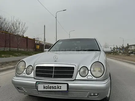 Mercedes-Benz E 240 1999 года за 3 400 000 тг. в Шымкент
