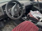 Toyota Avensis 2001 годаүшін750 000 тг. в Актобе – фото 5