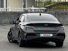 Hyundai Elantra, 2024