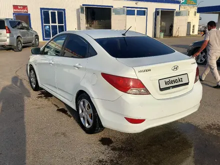 Hyundai Accent 2013 года за 4 500 000 тг. в Актау – фото 2