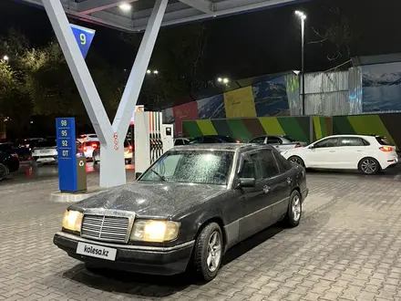 Mercedes-Benz E 230 1991 года за 900 000 тг. в Алматы – фото 4