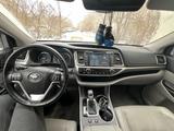 Toyota Highlander 2017 года за 12 350 000 тг. в Актобе – фото 5