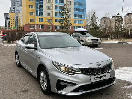 Kia K5 2019 года за 9 500 000 тг. в Астана – фото 2