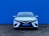 Toyota Camry 2020 года за 12 720 000 тг. в Алматы – фото 2