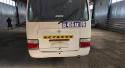 Toyota  Coaster 2012 года за 11 000 000 тг. в Атырау – фото 2