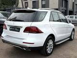 Mercedes-Benz GLE 400 4MATIC 2015 годаfor15 500 000 тг. в Алматы – фото 4