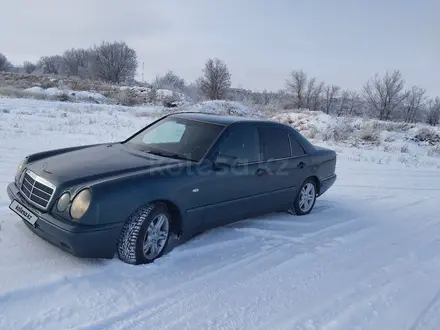 Mercedes-Benz E 230 1996 года за 2 900 000 тг. в Караганда – фото 11