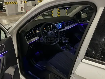 Volkswagen Tiguan 2022 года за 13 500 000 тг. в Алматы – фото 4
