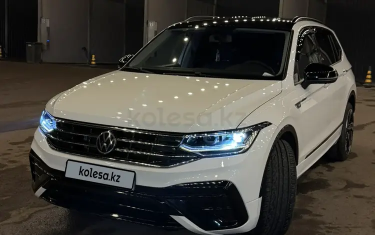 Volkswagen Tiguan 2022 года за 13 500 000 тг. в Алматы