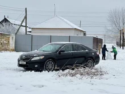 Toyota Camry 2009 года за 5 500 000 тг. в Уральск – фото 2